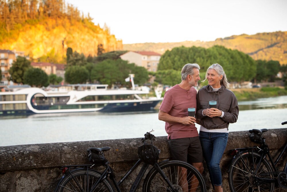 Avalon Tier 1 Couple with Ship Background xuma 0024