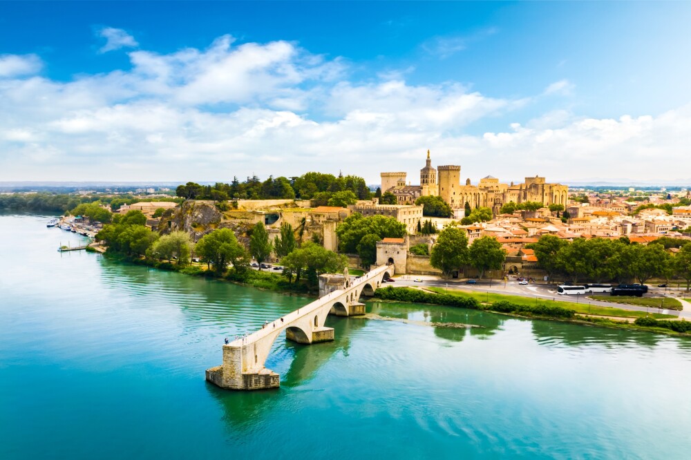 Avignon shutterstock 2140670315 copy