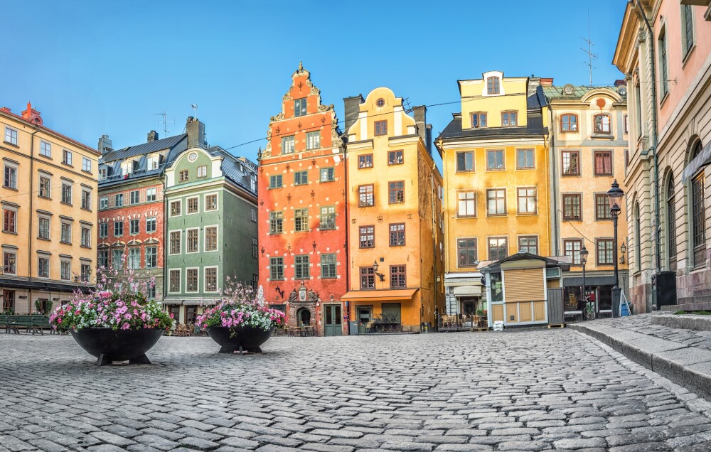 Colorful houses on Stortorget square in Stockholm 840806302