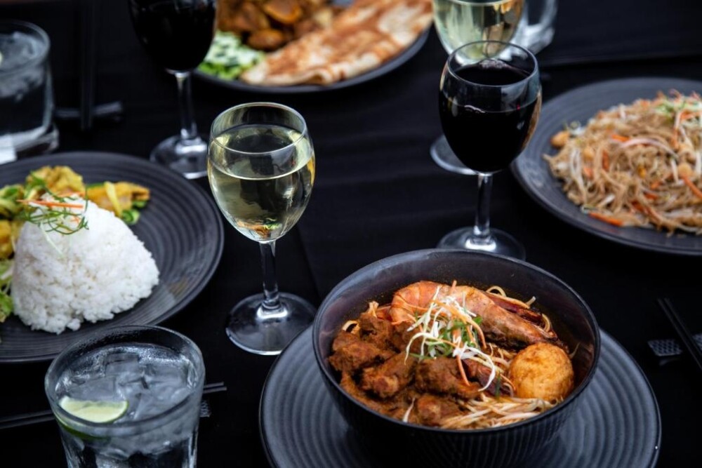 Coral Sea Resort   Dining