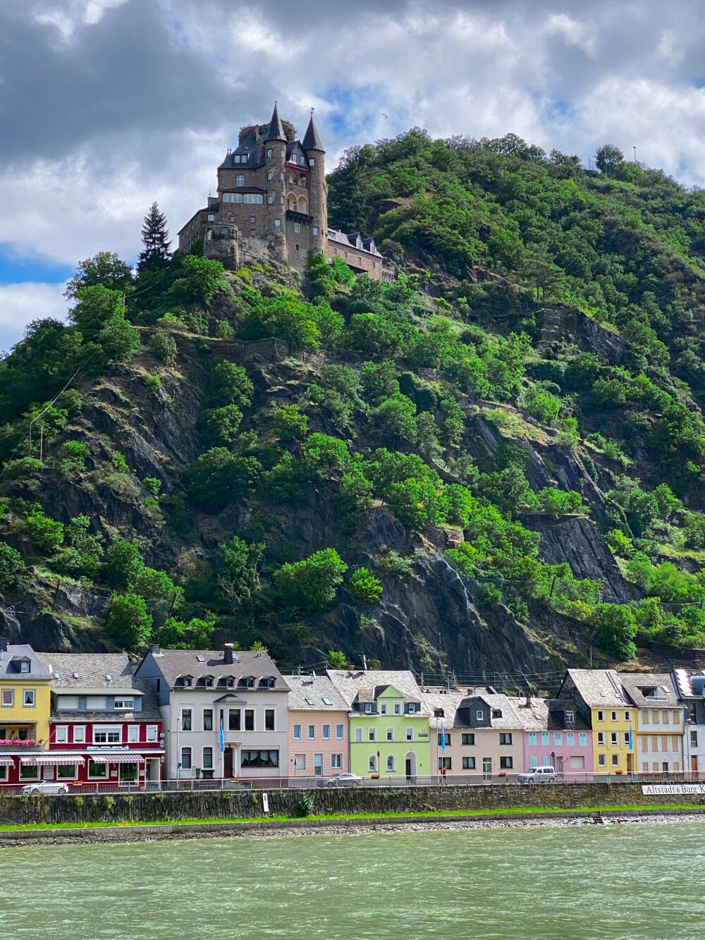 DE Burgkatze Castle scenic cruising MCG 7102