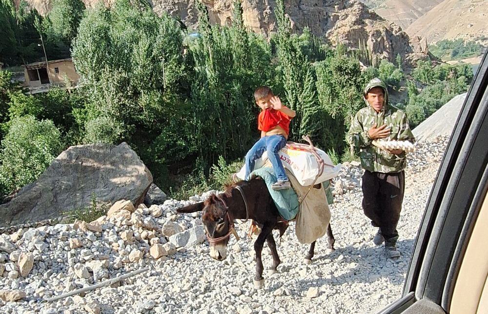 Enroute to Homestay cropped