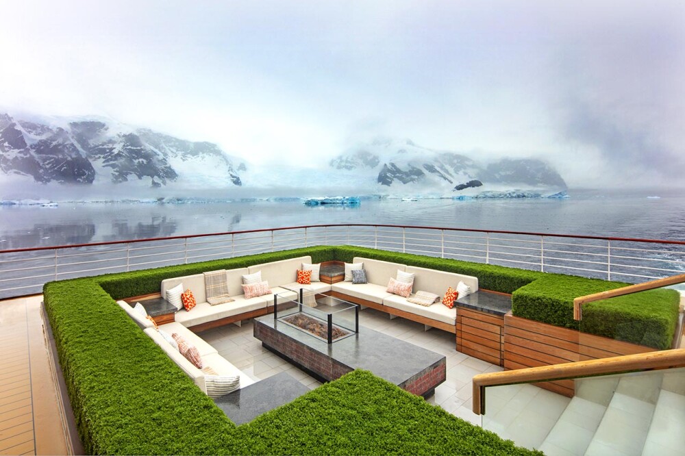 Finse Terrace Octantis Coastline Antarctica 1280x1280