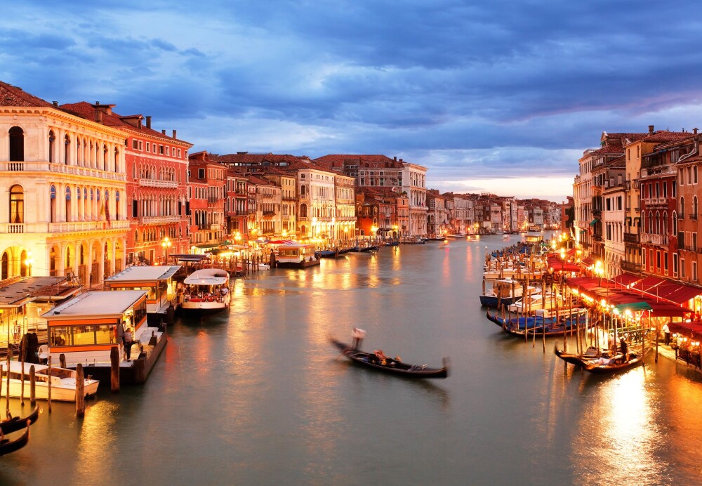 Gondolas Illuminated Grand Canal Venice 2048x2048