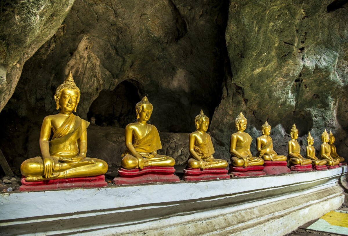 Laos Buddha statues