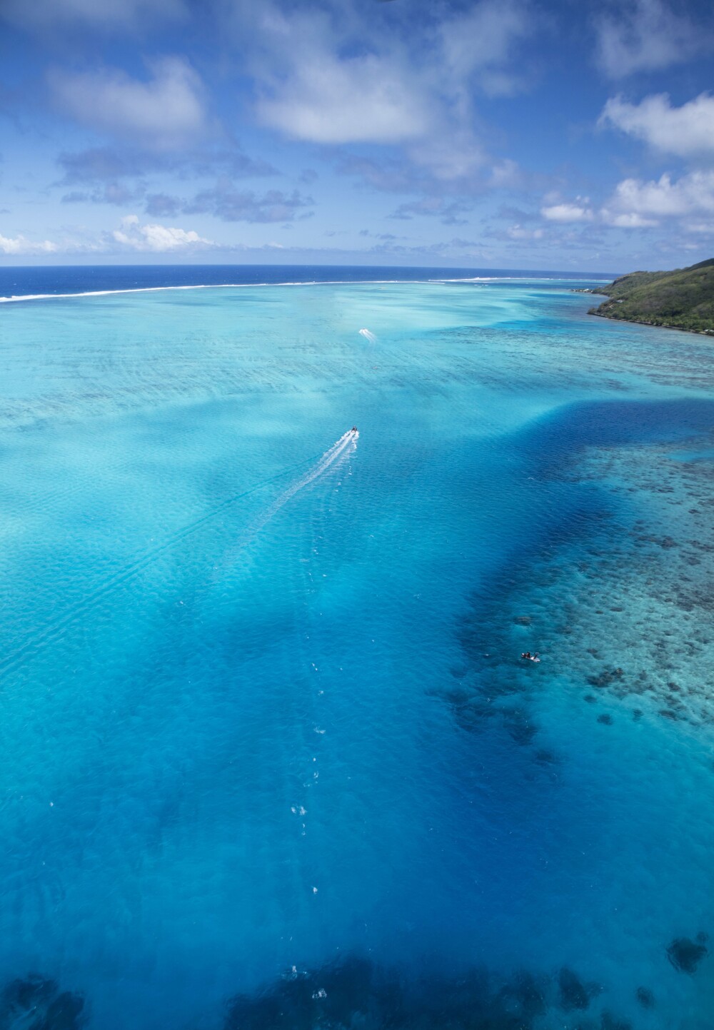 NO HELICO P2 02 MOOREA MOOREA Moorea (265) © Grégoire Le Bacon MOOREA Nui Helicopters resized