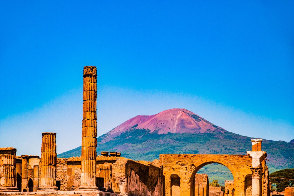 Pompeii ruins resized