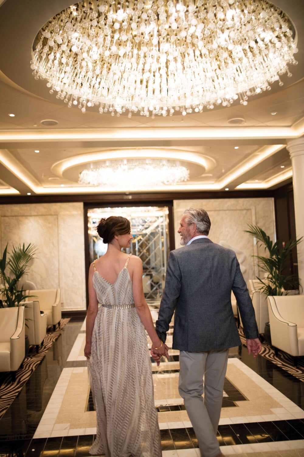 Regent EXP Atrium Couple 072
