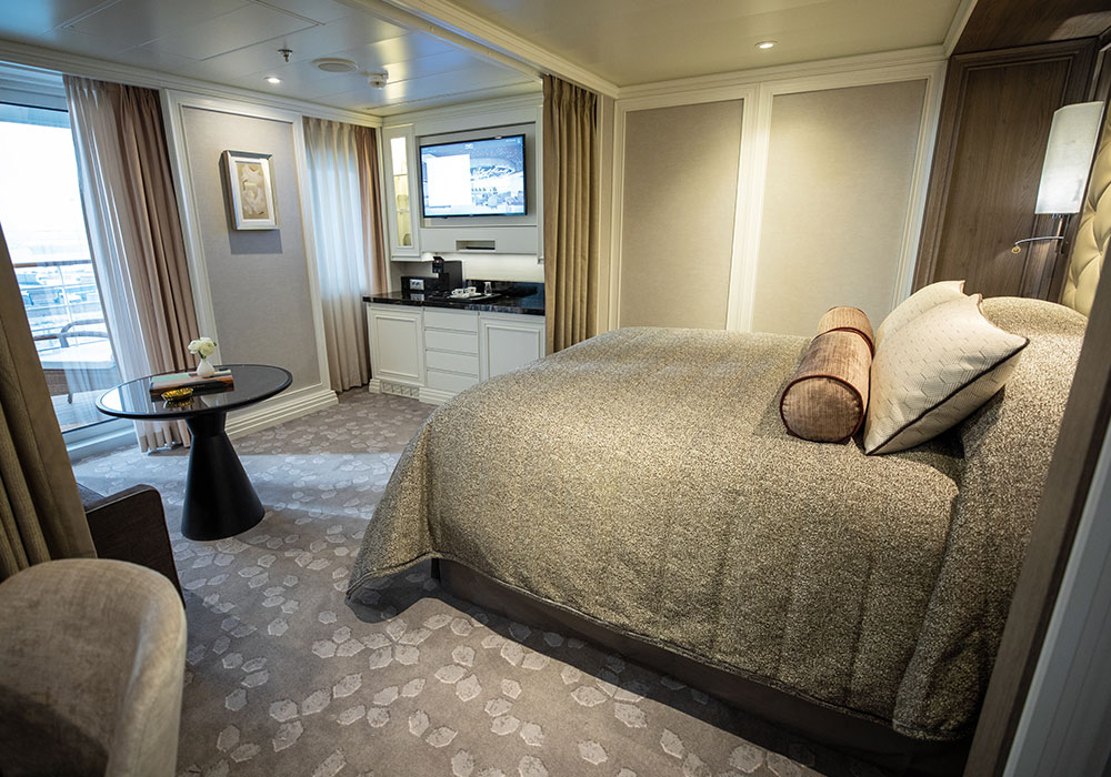 Regent Splendor Concierge Suite E