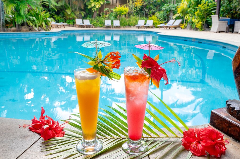 Sanctuary Rarotonga   Cocktails by the Swim Up Pool Bar