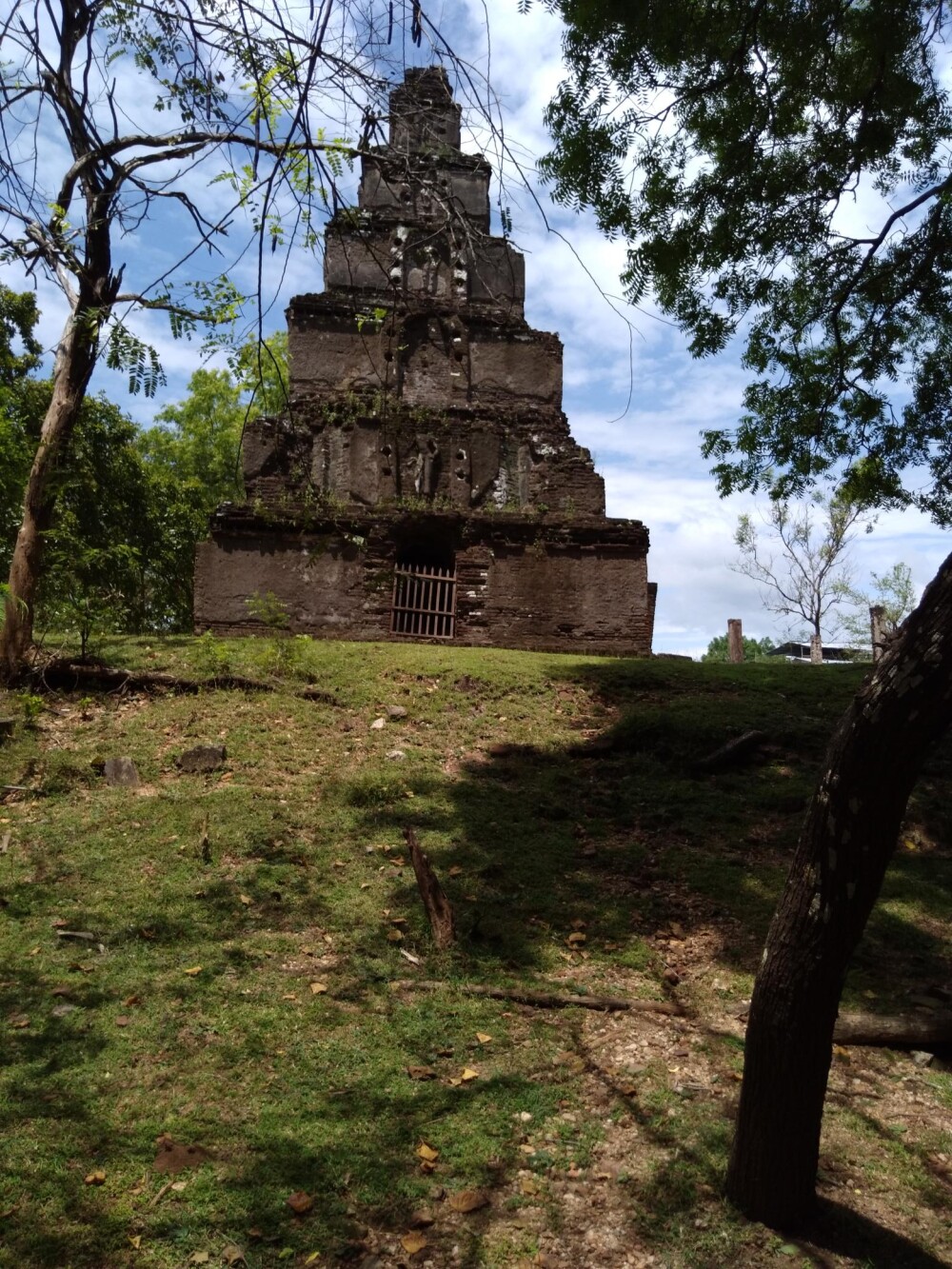Sharon Polonnaruwa ruins