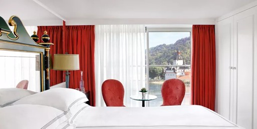 Trafalgar Reviere   French Balcony