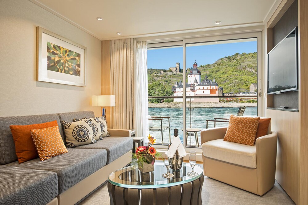 Veranda Suite Hlin Castle River View 1280x1280