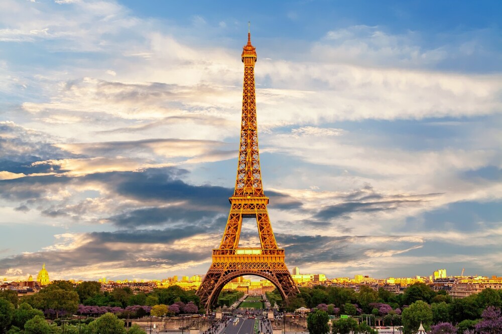 eiffel tower 3349075 1280
