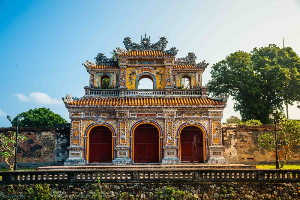shutterstock 288156062 Imperial Citadel Hue resized