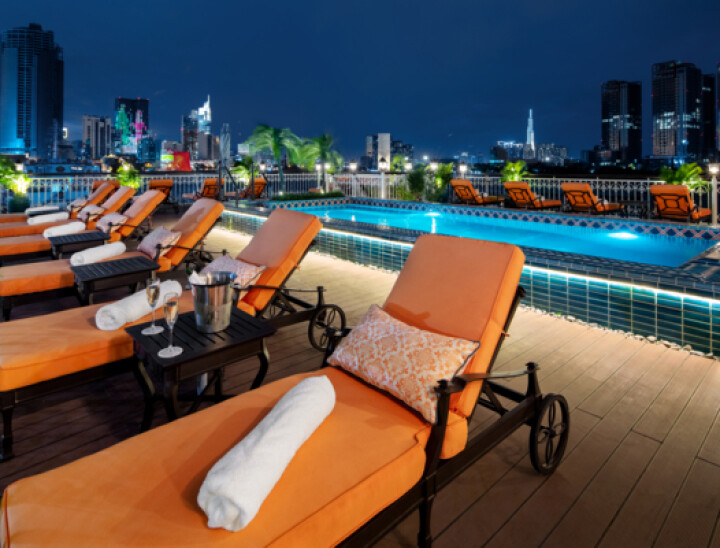 UW MJ Sundeck 1