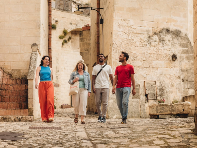 Explore hidden laneways