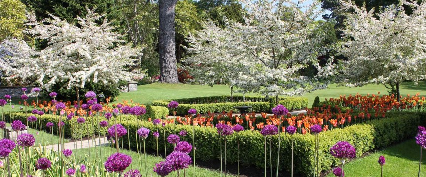 Iconic Gardens of England & Wales in Spring, with Chelsea Flower Show