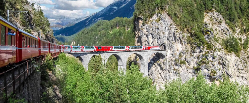 hc a eu switzerland st moritz viaduct train glacier express 1315670260 rf g web 12 5
