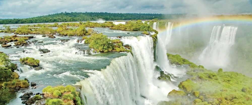 hc a sca brazil iguazu falls with rainbow 122205049 s 12 5