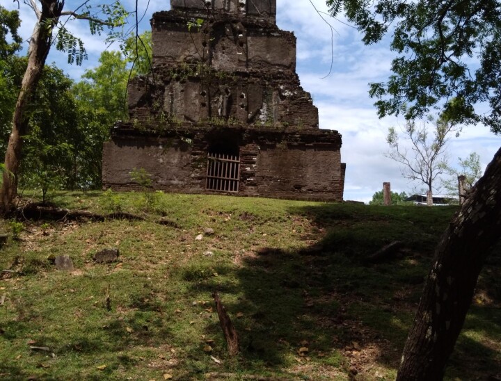 Sharon Polonnaruwa ruins